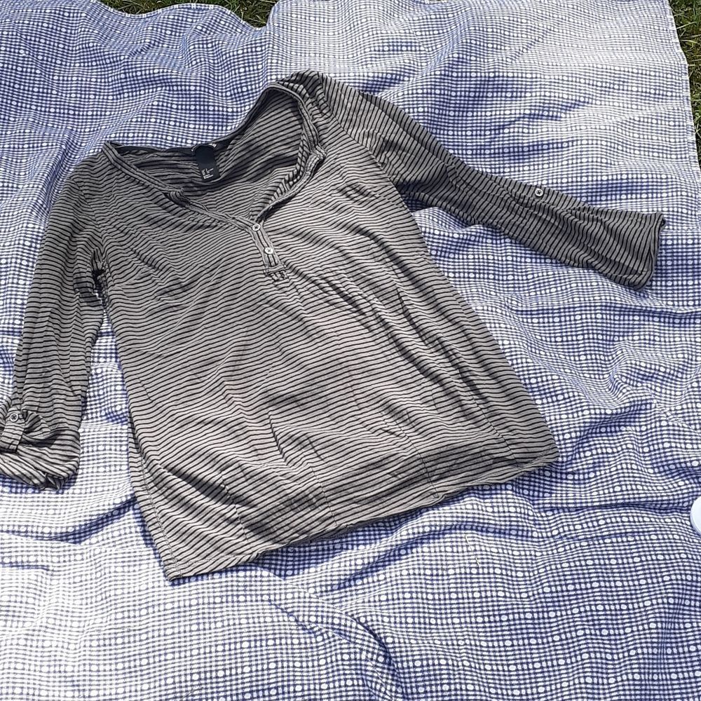 H&M Maternity 3/4 Sleeves Gray Striped Top Small Used FWP